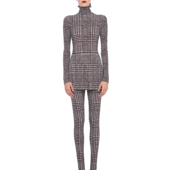 Norma Kamali Long Sleeve Turtle Top Chocolate Plaid - Picture 1 of 3